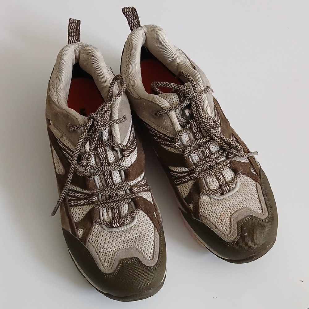 Merrell Cream and Brown Outdoor Hiking  Performance Footwear Womens 9.5